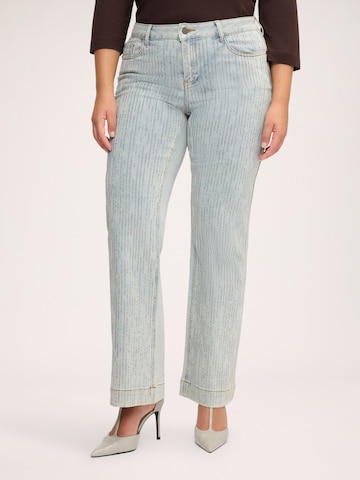 Fiorella Rubino Flared Jeans in Blue