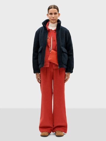 Geacă de iarnă de la Thinking MU pe albastru