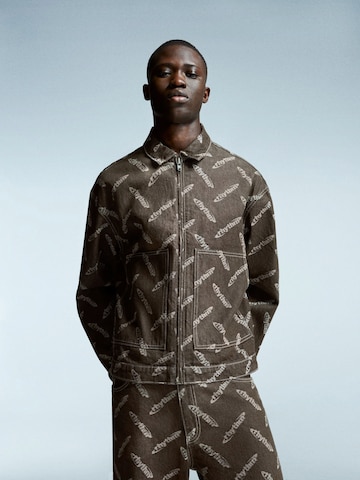 Veste mi-saison Bershka en marron : devant