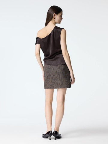 Haut adl en marron