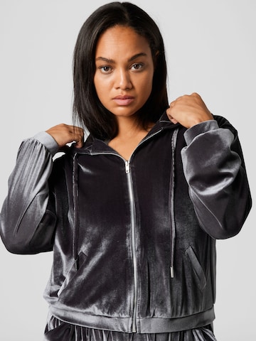 Guido Maria Kretschmer Curvy Zip-Up Hoodie 'Meike' in Black: front