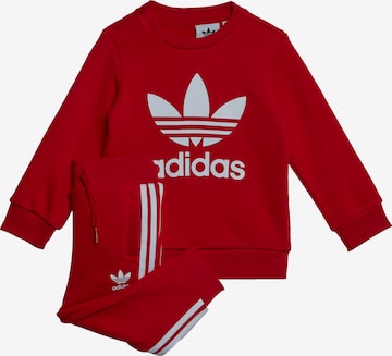 ADIDAS ORIGINALS Regular Tracksuit in Red: front