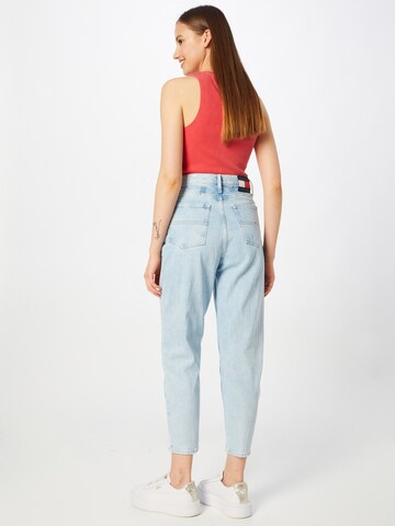 Tommy Jeans Tapered Jeans in Blue