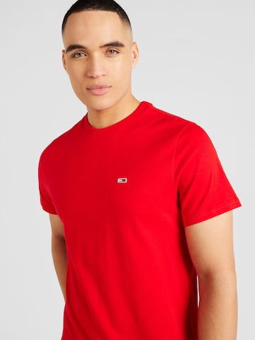 Tommy Jeans Regular Fit T-Shirt in Rot