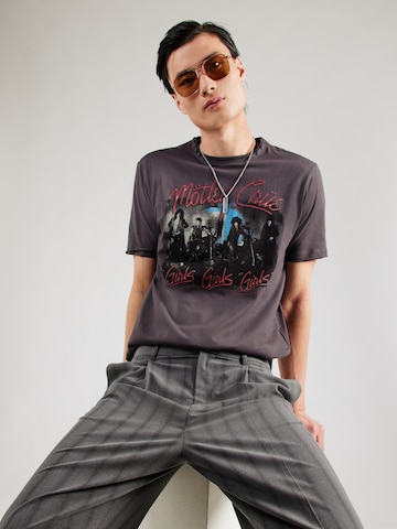 T-Shirt 'MÖTLEY GIRLS GIRLS GIRLS' AMPLIFIED en gris : devant