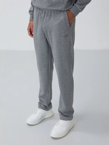Tommy Life Sweat suit in Grey