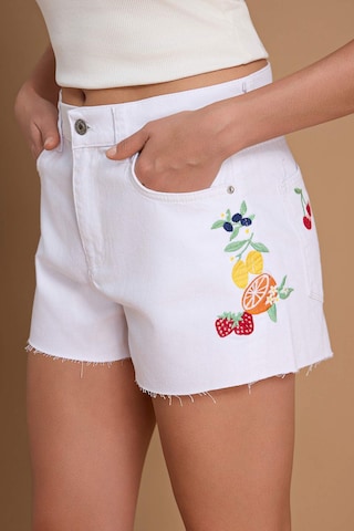 Trendyol - regular Vaquero en blanco