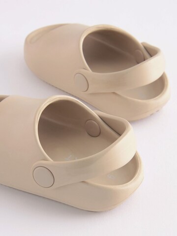 Calzatura aperta di Next in beige