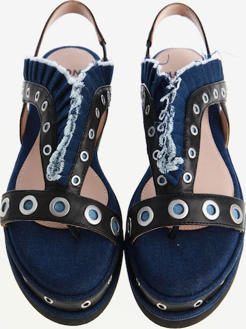 Clone Sandals & High-Heeled Sandals in 38 in Blue