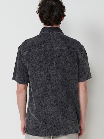 KOROSHI Regular Fit Skjorte i sort