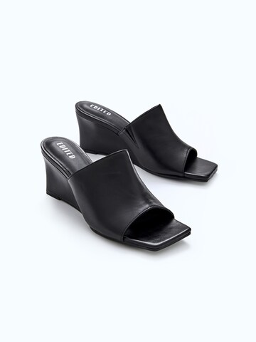 Pumps 'Neeke' de la EDITED pe negru