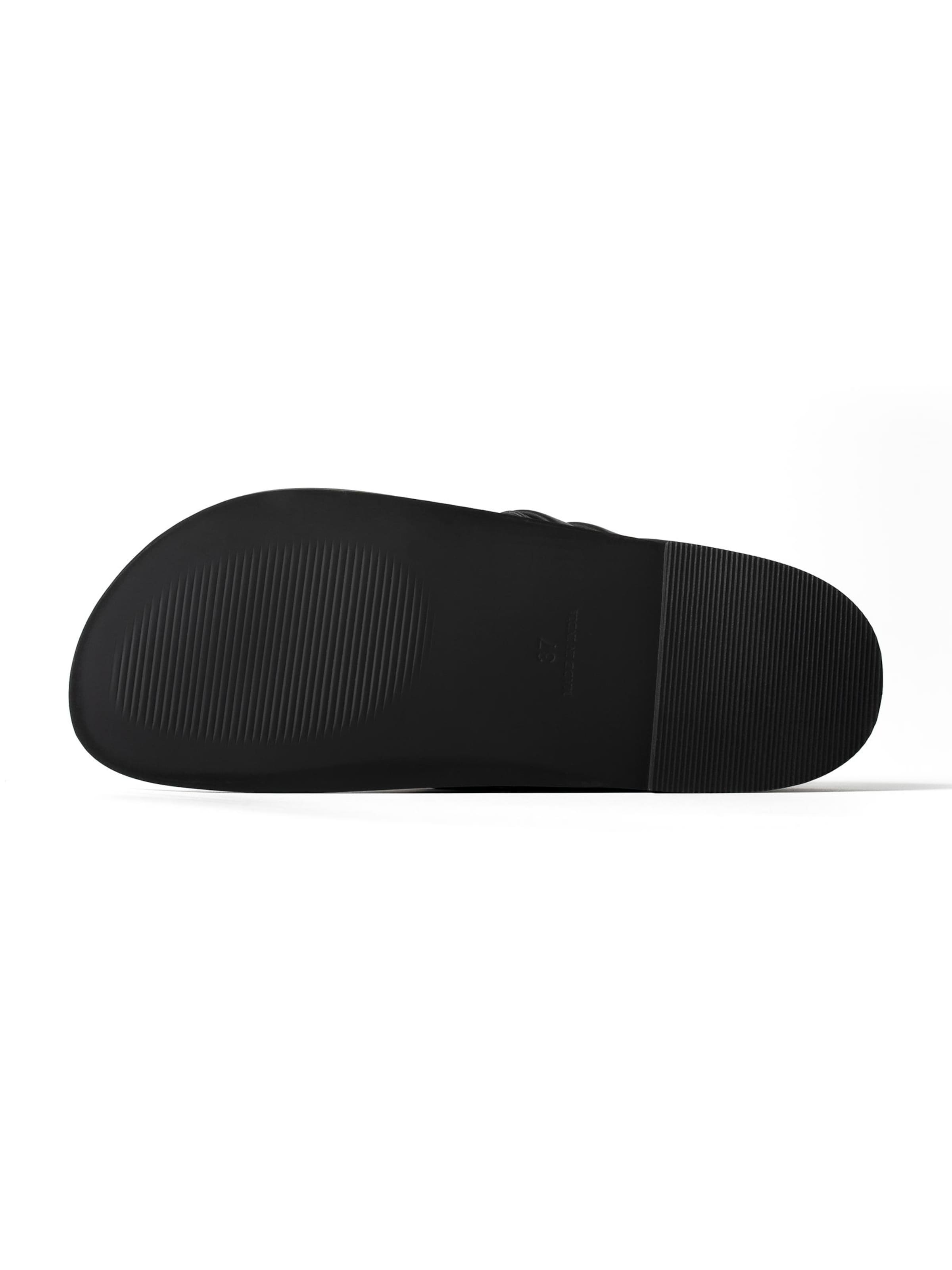 L37 HANDMADE SHOES - Sandalias de dedo 'WHERE THE LIGHT BEGINS' en negro