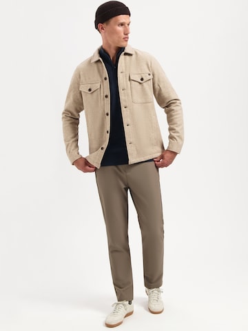 Coupe regular Chemise No Excess en beige