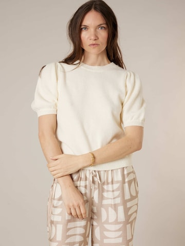 Pull-over 'Nevalia' Deeluxe en beige : devant
