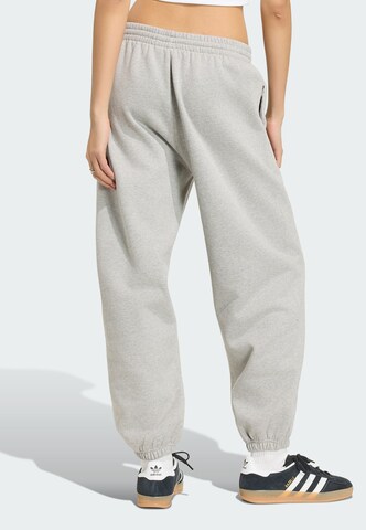 Loosefit Pantalon 'Essentials' ADIDAS ORIGINALS en gris