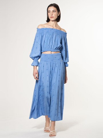 Influencer - Falda en azul
