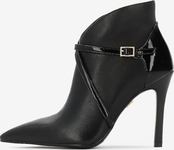 juoda Kazar Kulkšnis dengiantys batai: priekis