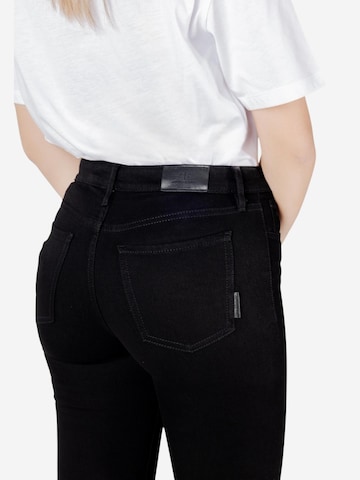 ARMANI EXCHANGE - Skinny Vaquero 'XW000123 AF10866' en negro