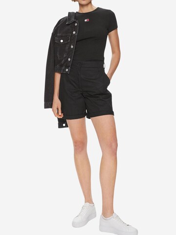 Maglietta 'TJW BADGE RIB DW0DW17881' di Tommy Jeans in nero