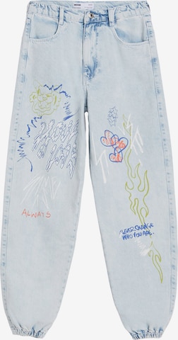 Bershka Tapered Jeans in Blauw: voorkant