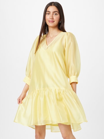 JUST FEMALE Sukienka koktajlowa 'Ventura' w kolorze żółty: przód