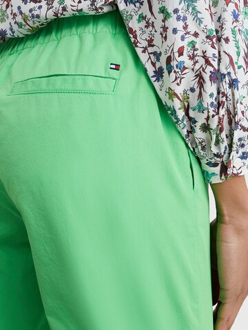 Regular Pantalon chino TOMMY HILFIGER en vert