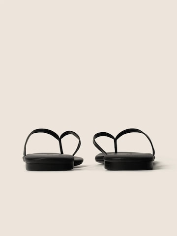 L37 HANDMADE SHOES - Chinelos de dedo 'WRITTEN IN THE SAND' em preto