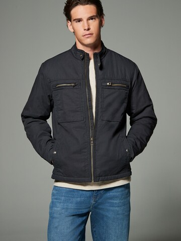 Next Jacke in Schwarz