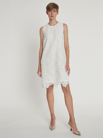 Robe Ana Alcazar en blanc