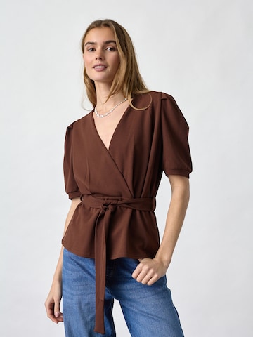 SISTERS POINT Blouse 'NASA-T' in Brown: front