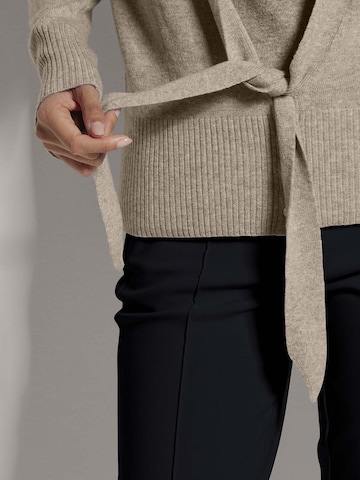 MADELEINE Gebreid vest in Beige