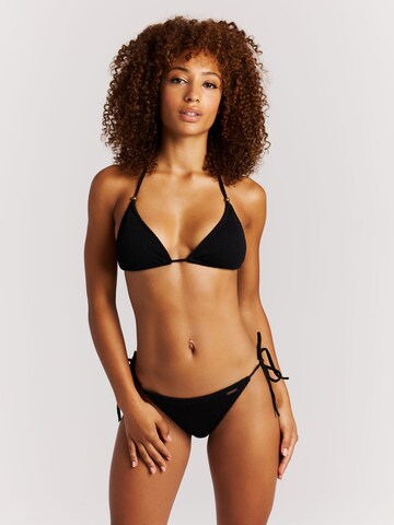 PROTEST Triangel Bikini 'PRTLayo' in Zwart: voorkant