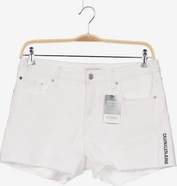 Calvin Klein Jeans Shorts in L in White: front