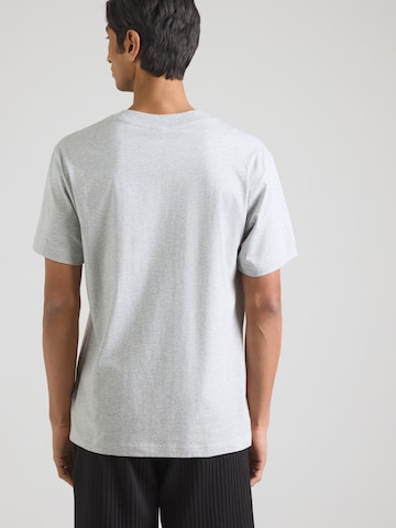 T-Shirt new balance en gris
