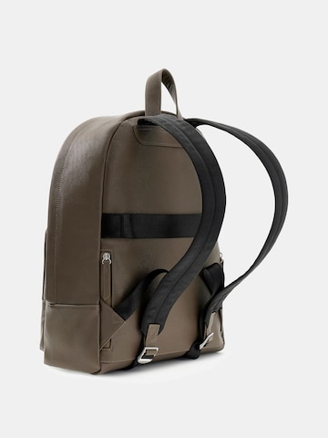 GUESS Rucksack 'Milano' in Braun