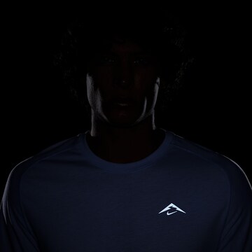 NIKE Funktionsshirt 'Solar Chase' in Grau
