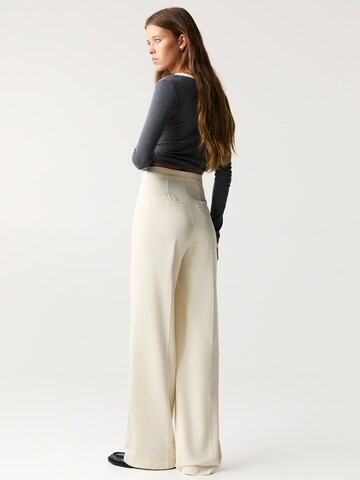 Wide Leg Pantalon à plis Pull&Bear en beige