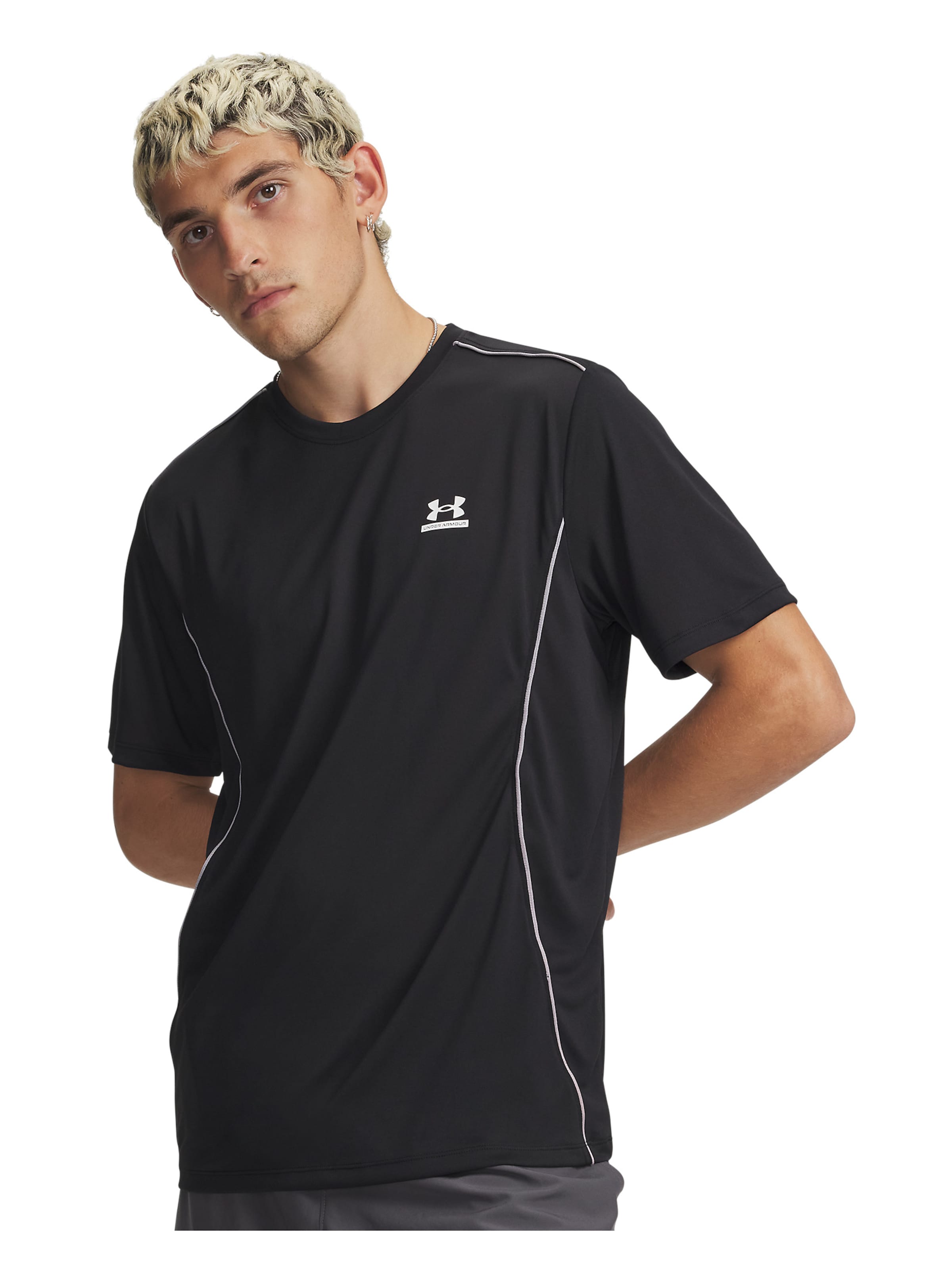 UNDER ARMOUR Performance Shirt in Black: front