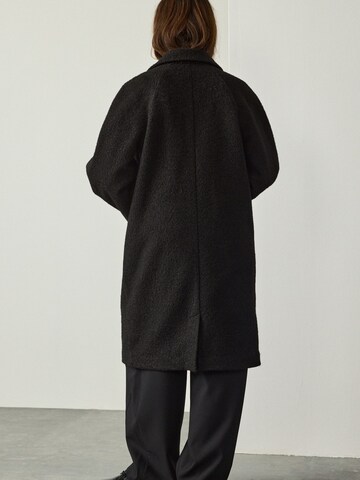 juoda Next Demisezoninis paltas