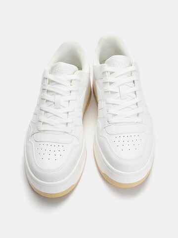 Pull&Bear Platform trainers in White