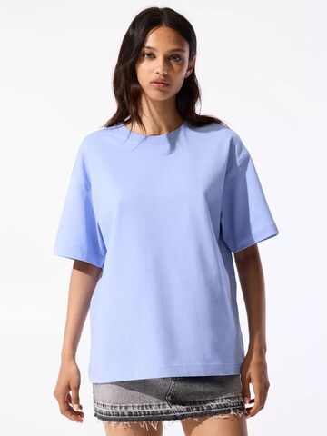 T-shirt oversize Pull&Bear en bleu : devant