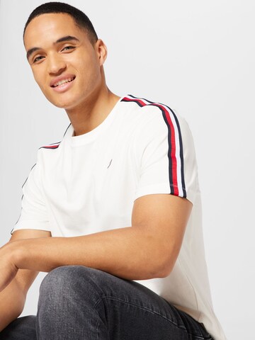 TOMMY HILFIGER T-Shirt in Weiß