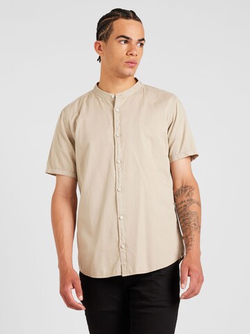 Coupe regular Chemise QS en beige : devant