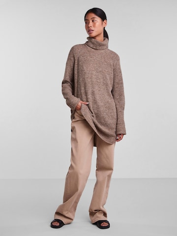 Pull-over 'Ellen' PIECES en marron