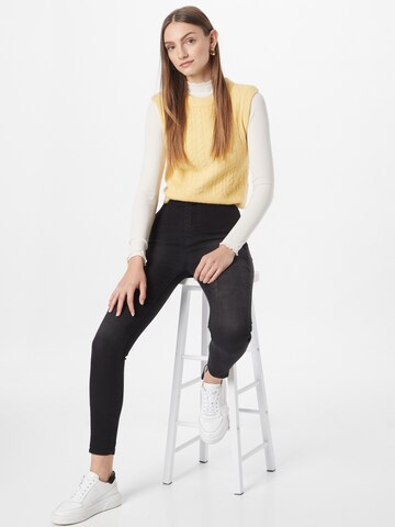Skinny Jeans 'JAC JOSSA' di In The Style in nero