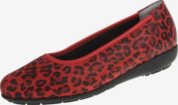 Natural Feet Ballet Flats in Red: front