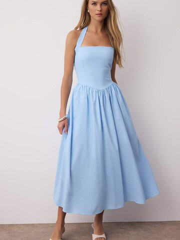 Trendyol Kleid in Blau: Vorderseite