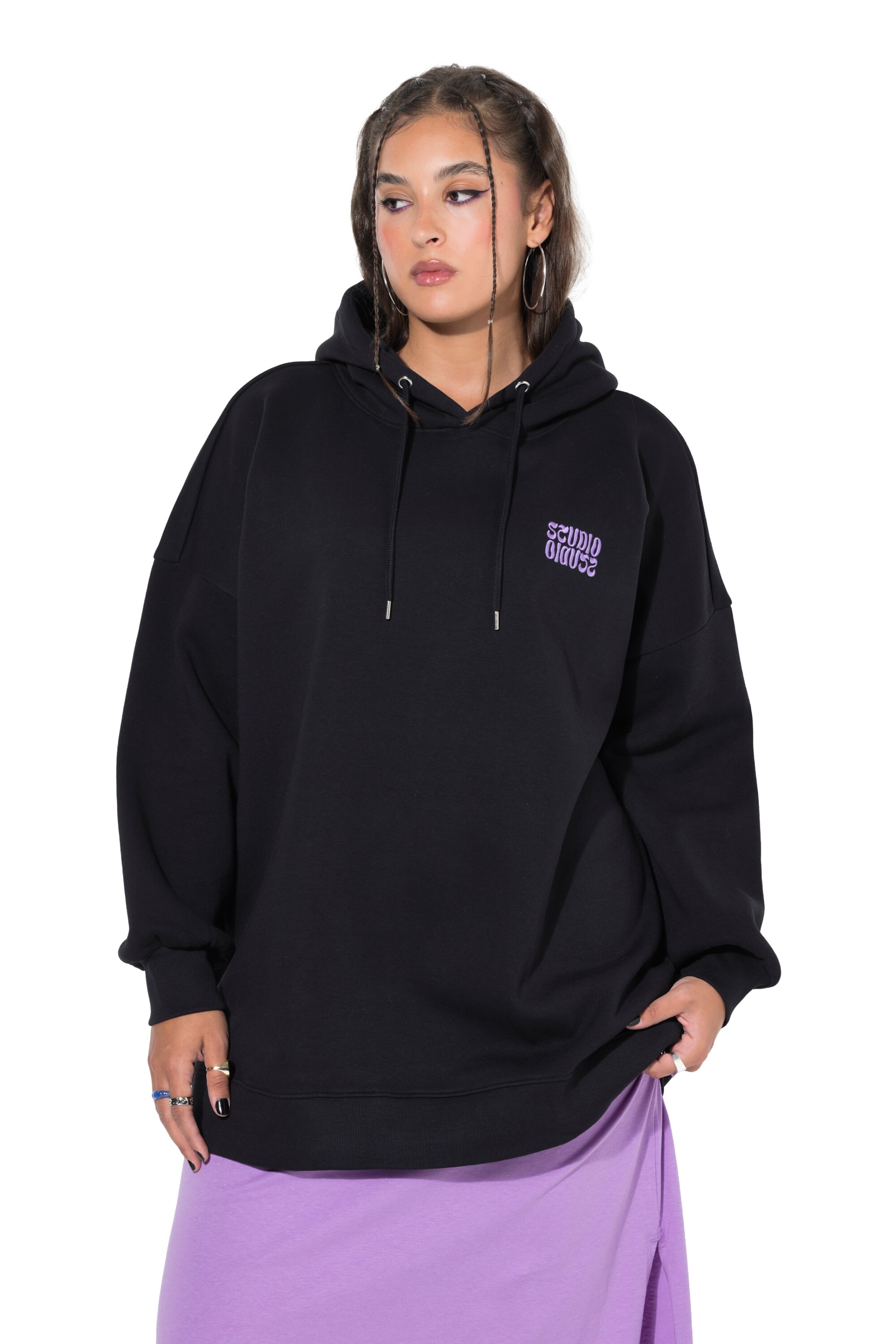 Studio Untold Sweatshirt in Black: front