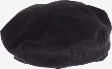 UNITED COLORS OF BENETTON Hat & Cap in M in Black: front