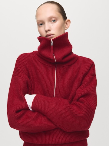 Pulover 'Rizin' de la MANGO pe roșu